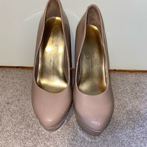 Jessica Simpson nude pumps